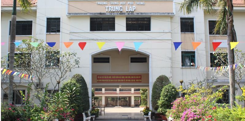Trường THPT Trung Lập